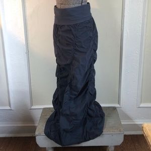 XCVI  Navy scrunch skirt